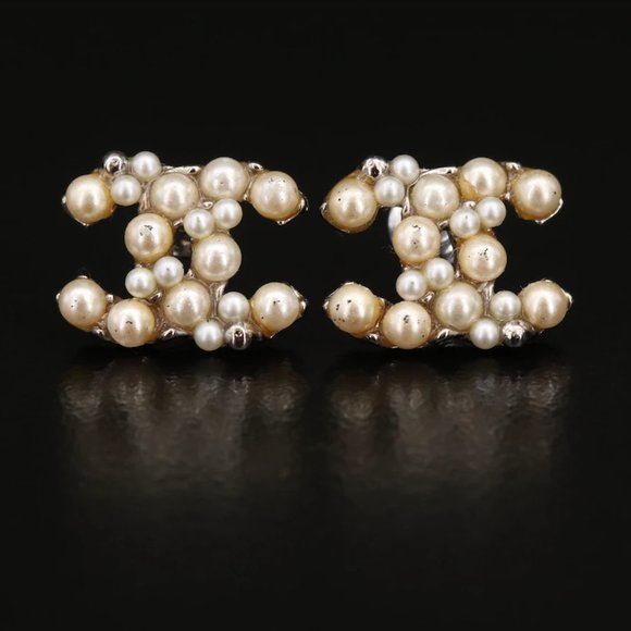 Chanel CC Logo Faux Pearl Stud Earrings - Picture 2 of 16